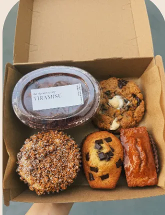 Flash dessert box with assorted bakes